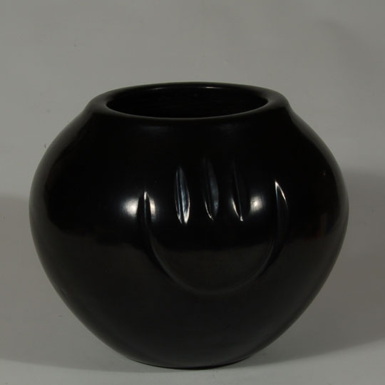 Severa Tafoya Pottery - C3771F